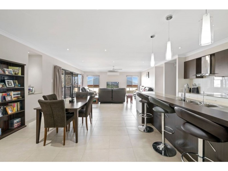 9 Schloss Court, Westbrook QLD 4350