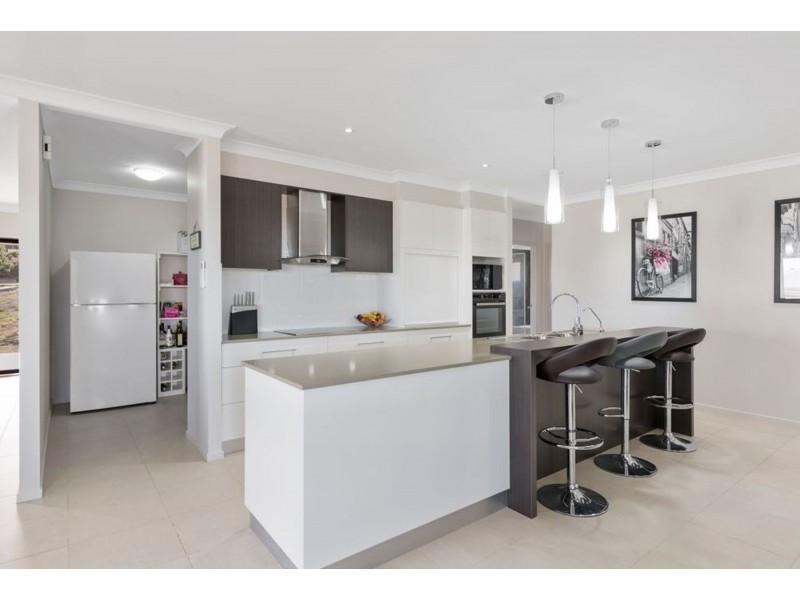 9 Schloss Court, Westbrook QLD 4350