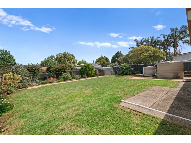 118 Hogg Street, Wilsonton Heights QLD 4350