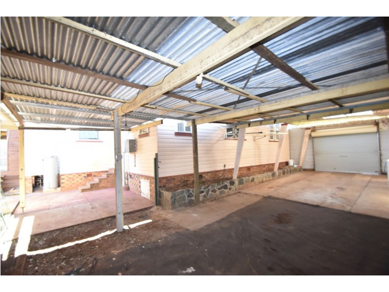 3 New Street, Mount Lofty QLD 4350