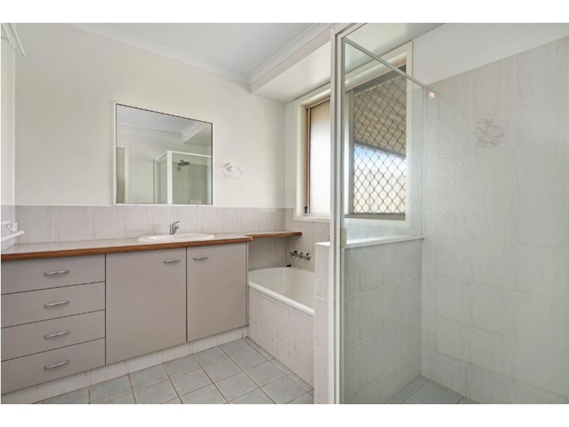 9 Jenna Court, Kearneys Spring QLD 4350