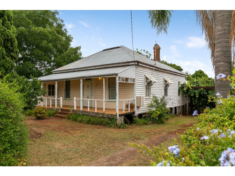 209 South Street, South Toowoomba QLD 4350