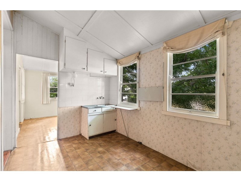 209 South Street, South Toowoomba QLD 4350