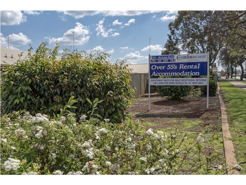 17/306-310 James Street, Harristown QLD 4350