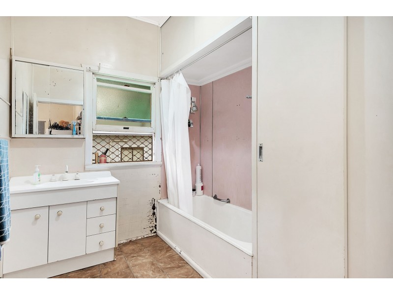 152 Jellicoe Street, North Toowoomba QLD 4350