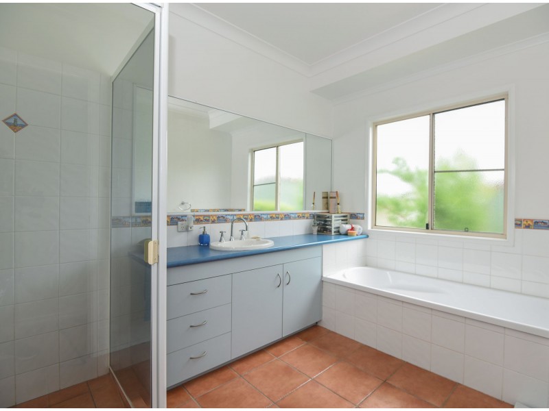 2 Andrews Court, Hodgson Vale QLD 4352