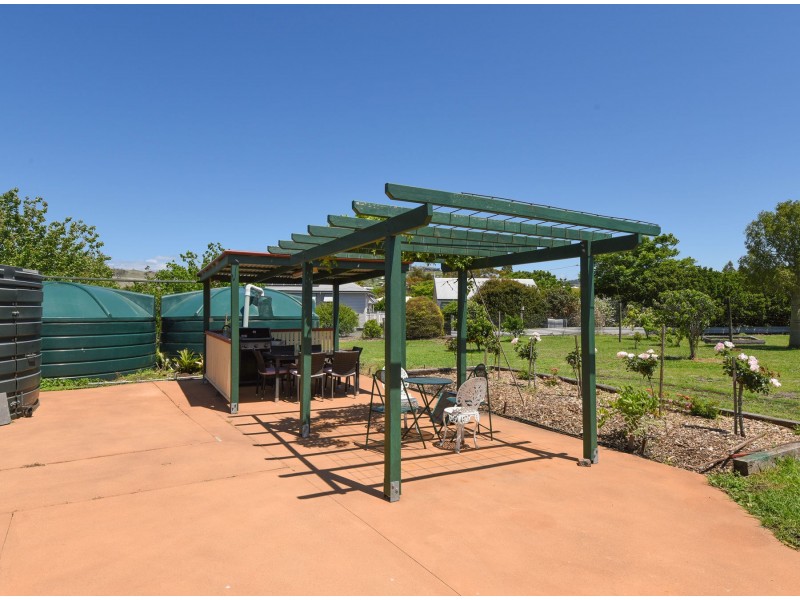 2 Andrews Court, Hodgson Vale QLD 4352