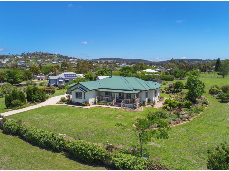 2 Andrews Court, Hodgson Vale QLD 4352