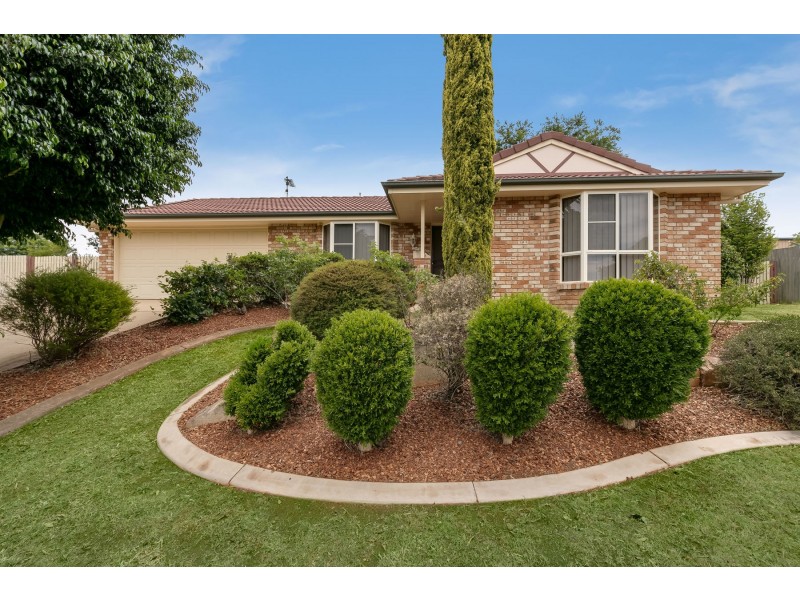 17 Dyson Drive, Darling Heights QLD 4350