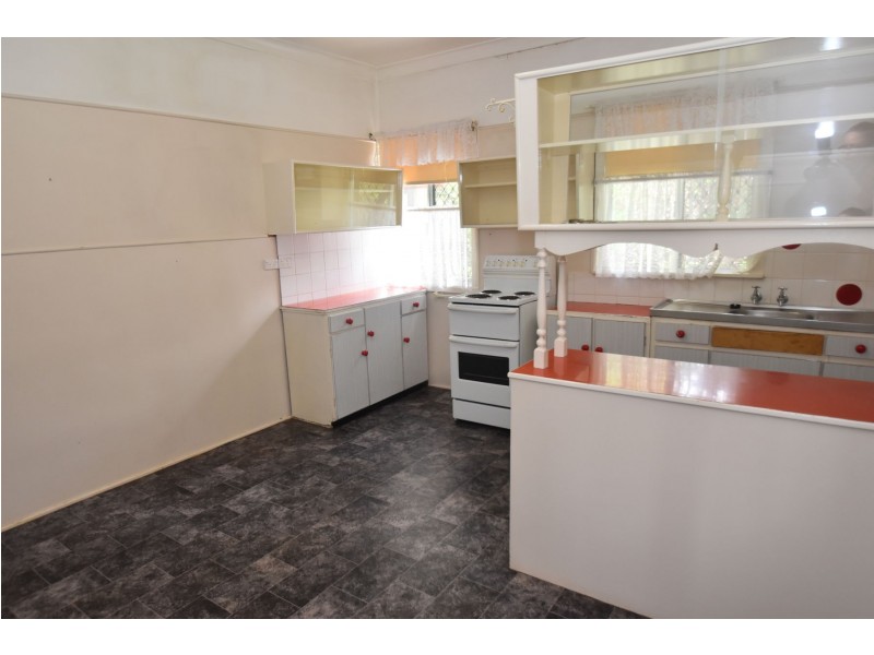 8 Ramsay Street, South Toowoomba QLD 4350