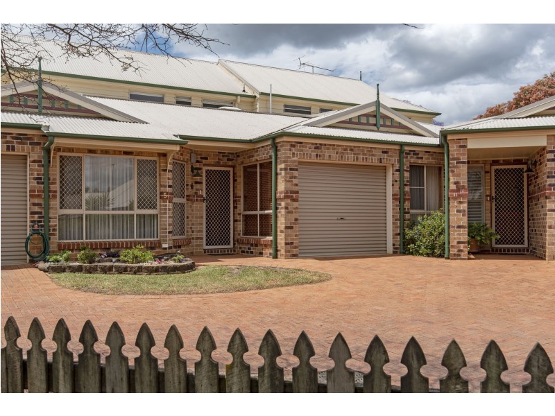 5/1 Stockton Court, Centenary Heights QLD 4350