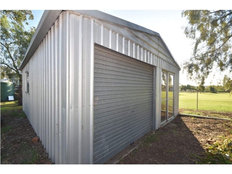 3 Peters Street, Goombungee QLD 4354