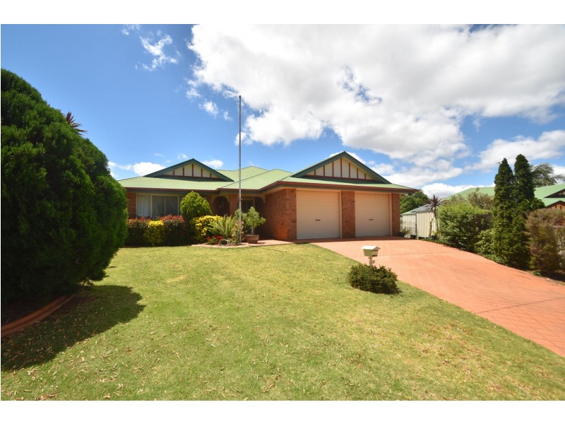 1 Mirage Court, Wilsonton QLD 4350