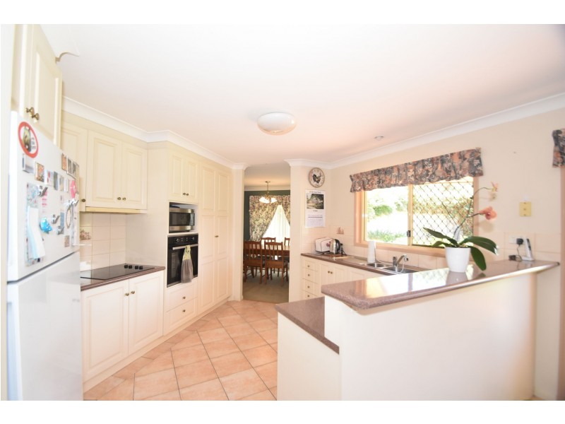 1 Mirage Court, Wilsonton QLD 4350