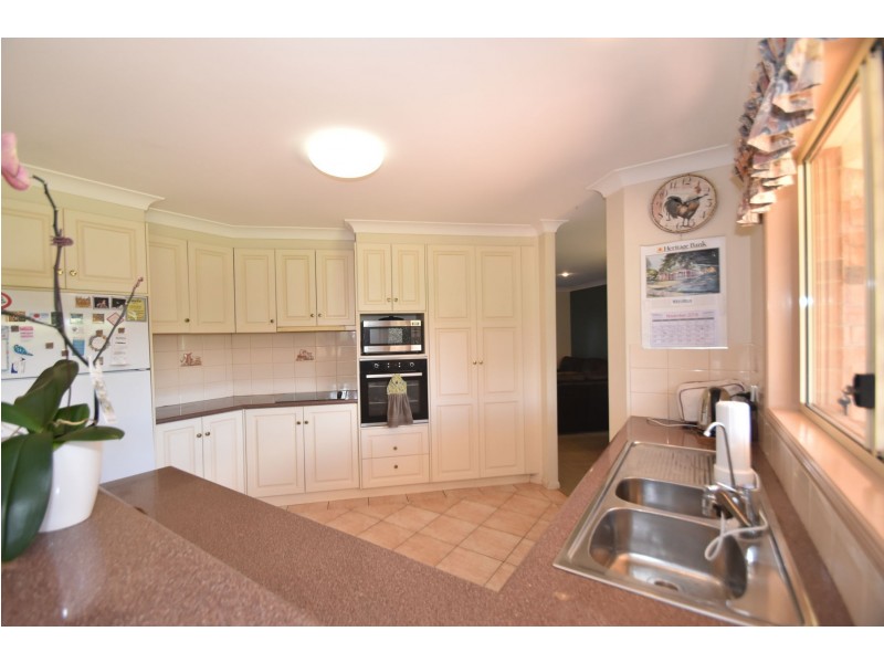 1 Mirage Court, Wilsonton QLD 4350