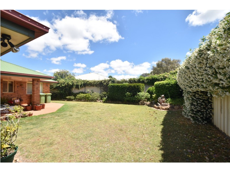 1 Mirage Court, Wilsonton QLD 4350