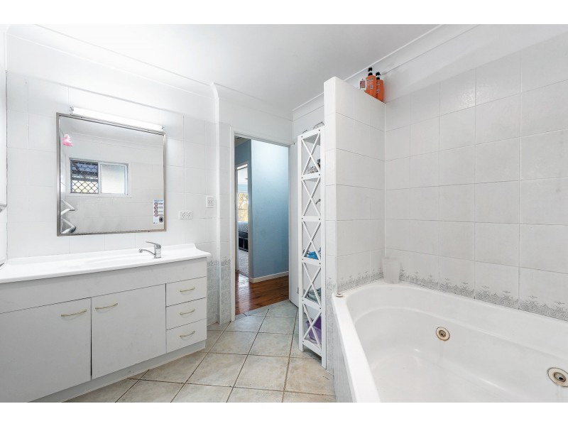 30 Wentworth Street, Centenary Heights QLD 4350