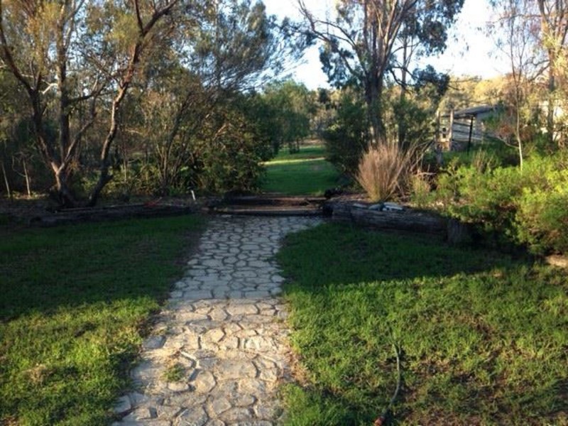 3 Guy Road, Douglas QLD 4354