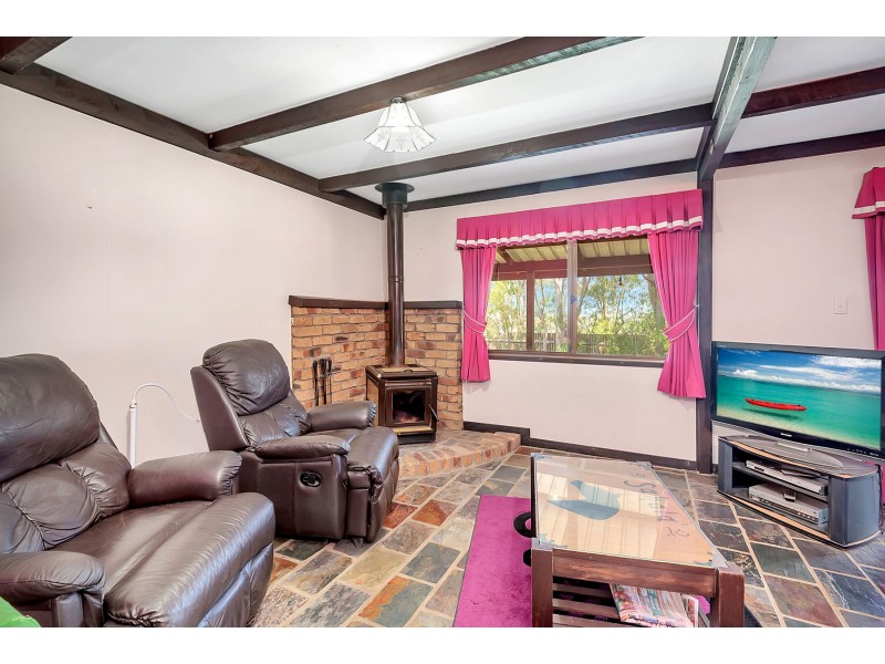 3 Guy Road, Douglas QLD 4354