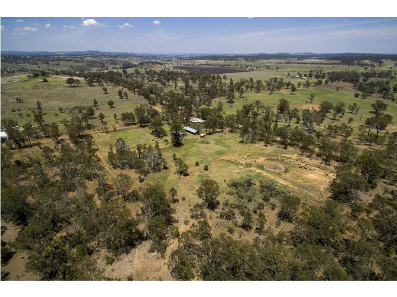 3 Guy Road, Douglas QLD 4354