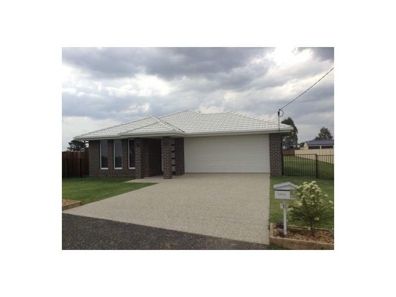 13 Railway Street, Wyreema QLD 4352