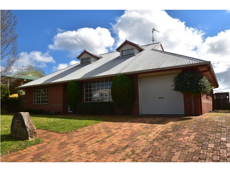 3 Jenna Court, Kearneys Spring QLD 4350