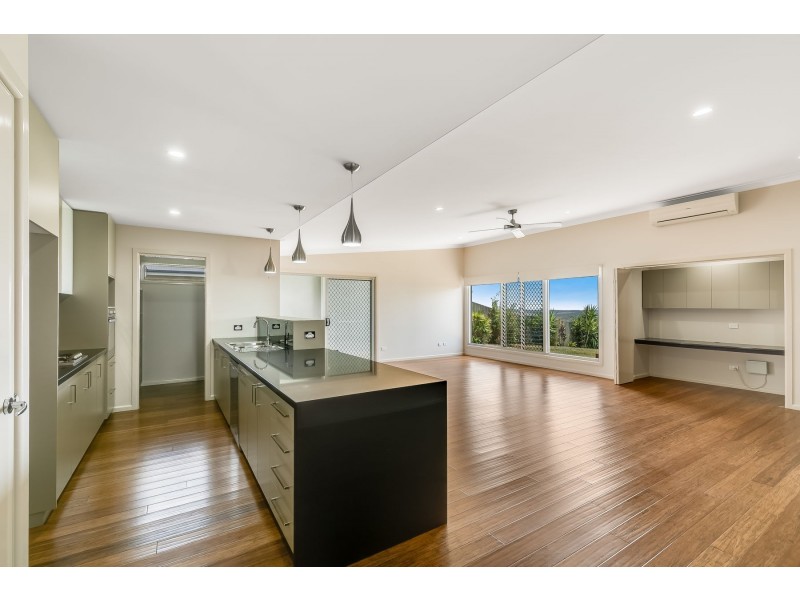 33 Sanctuary Drive, Cranley QLD 4350