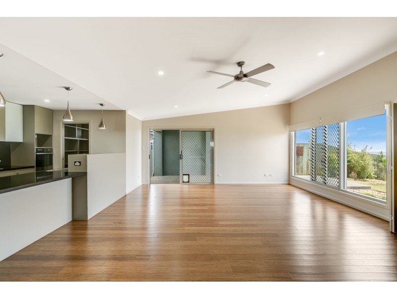 33 Sanctuary Drive, Cranley QLD 4350