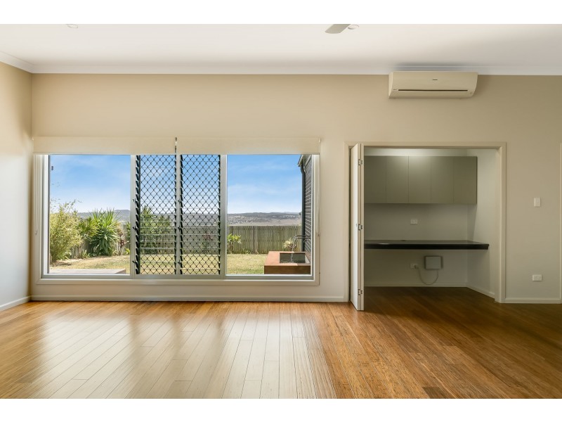 33 Sanctuary Drive, Cranley QLD 4350