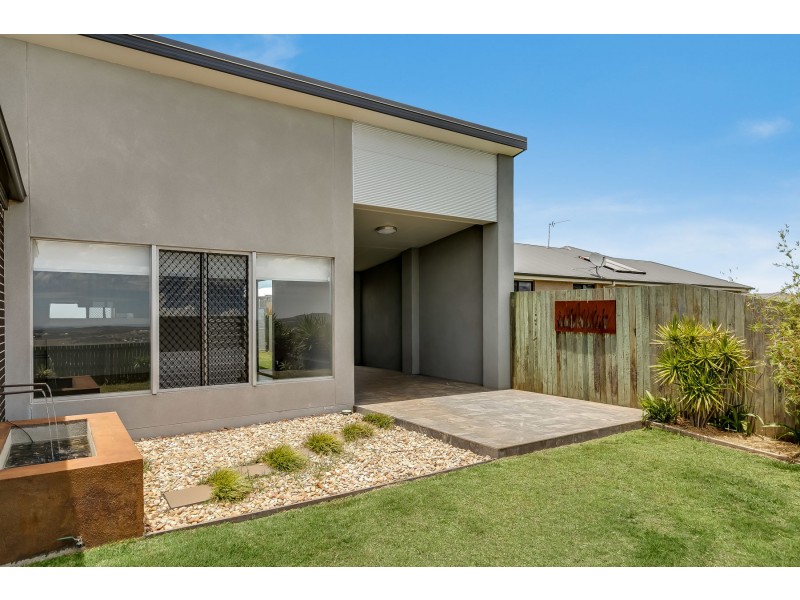 33 Sanctuary Drive, Cranley QLD 4350