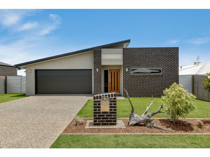 33 Sanctuary Drive, Cranley QLD 4350