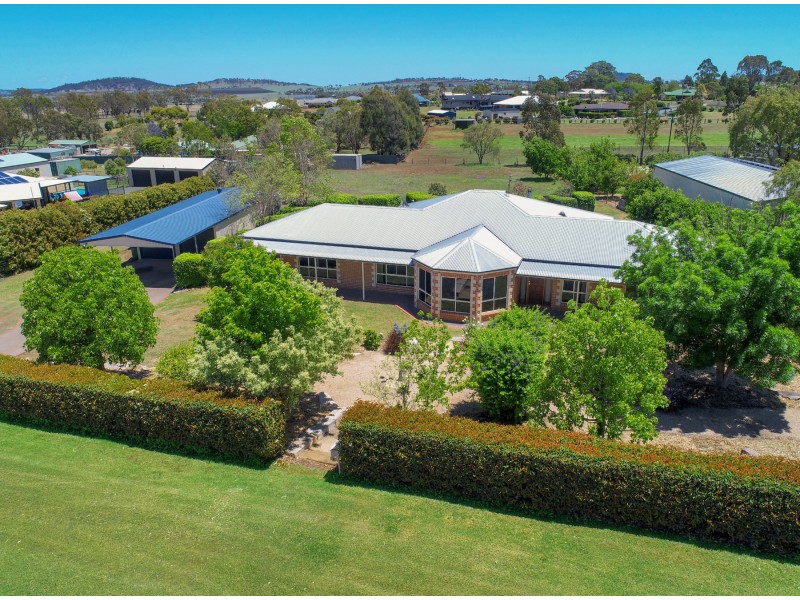 9 Carolann Street, Glenvale QLD 4350