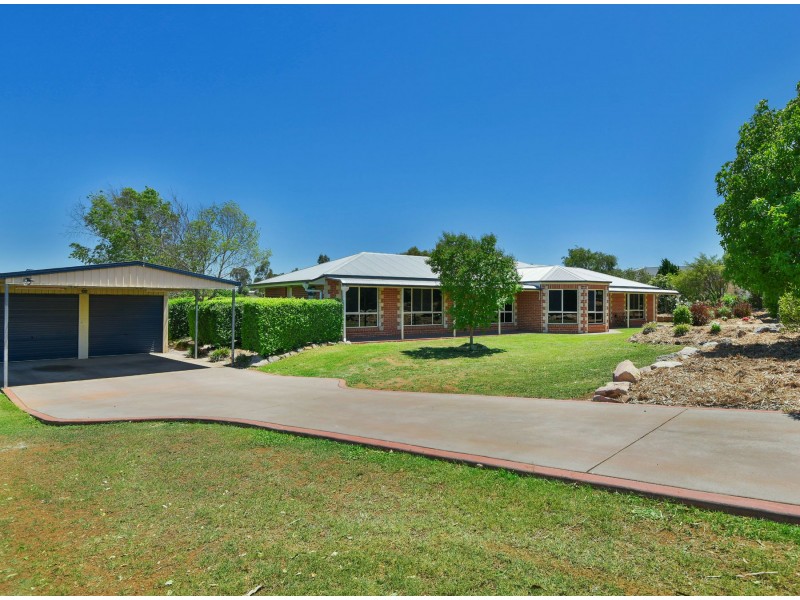 9 Carolann Street, Glenvale QLD 4350