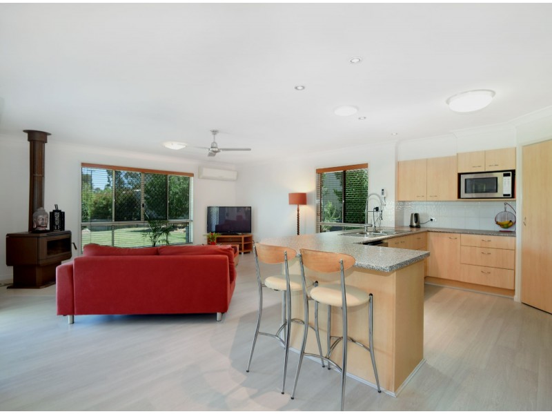 9 Carolann Street, Glenvale QLD 4350