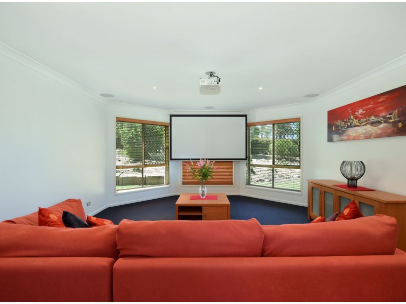 9 Carolann Street, Glenvale QLD 4350