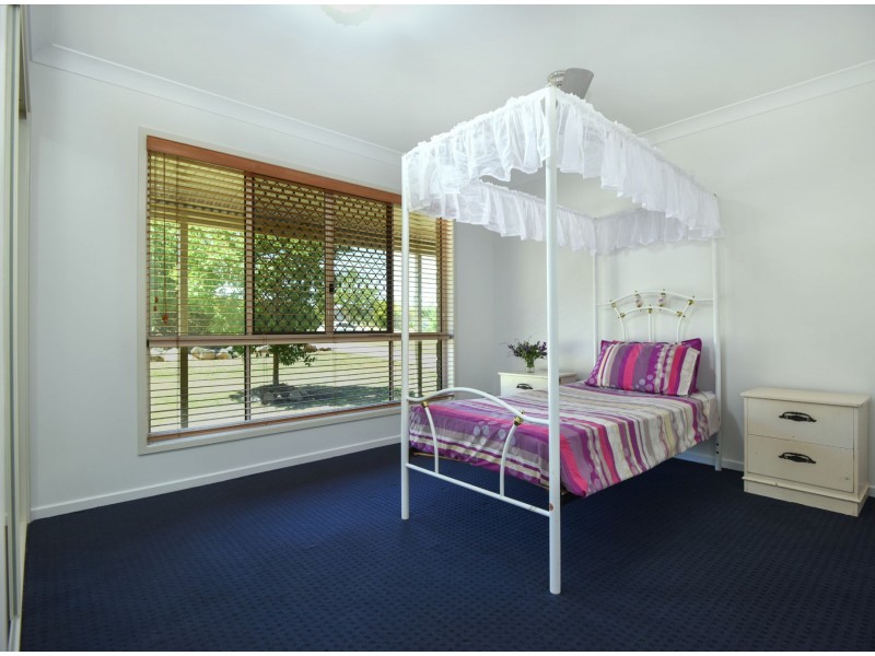 9 Carolann Street, Glenvale QLD 4350