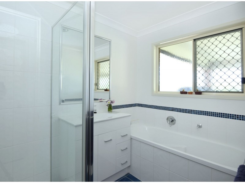 9 Carolann Street, Glenvale QLD 4350