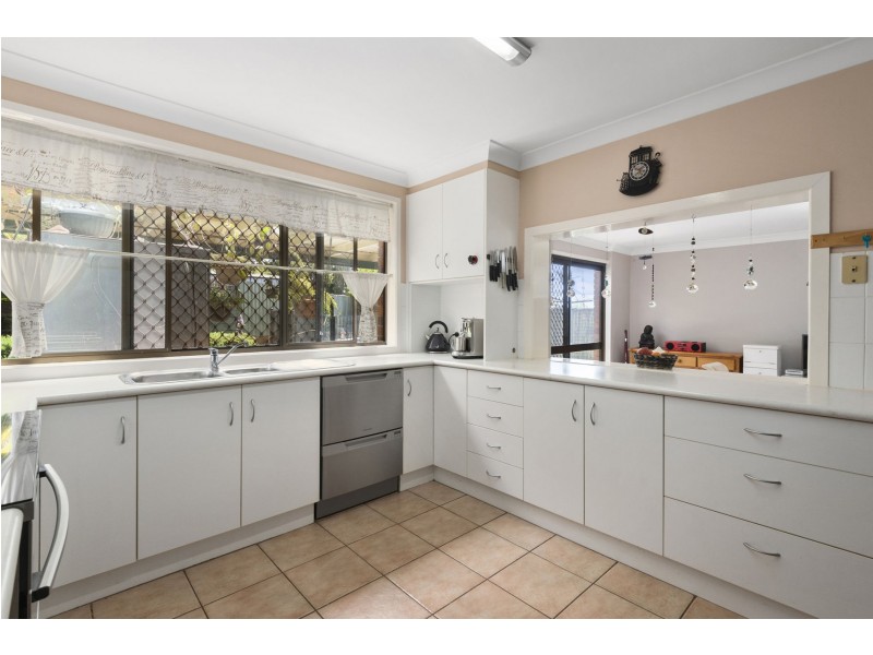 4 Shiraz Court, Wilsonton Heights QLD 4350