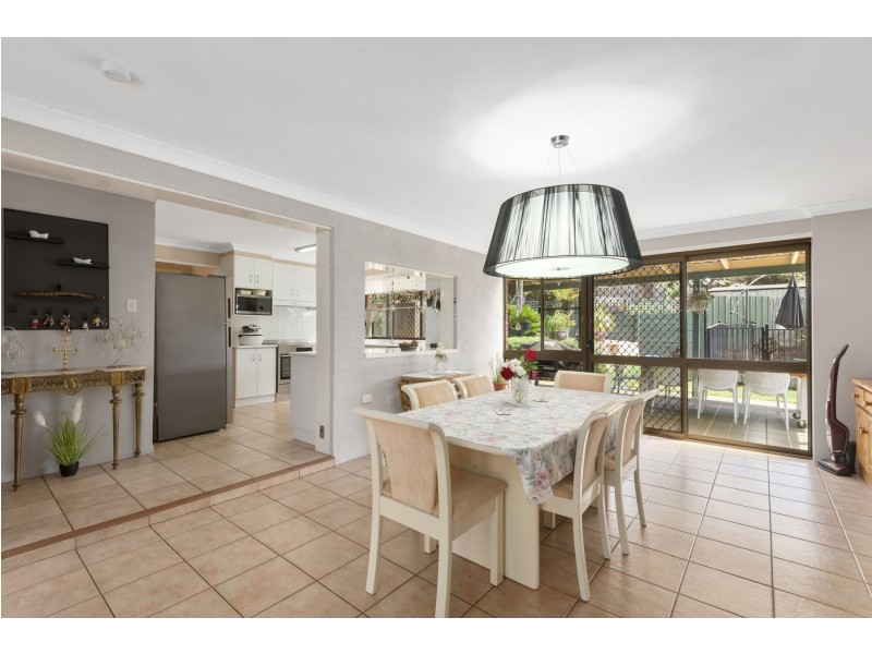 4 Shiraz Court, Wilsonton Heights QLD 4350