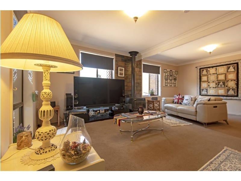 4 Shiraz Court, Wilsonton Heights QLD 4350