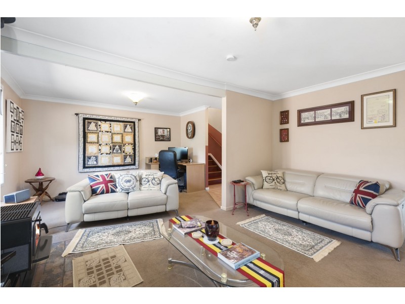 4 Shiraz Court, Wilsonton Heights QLD 4350