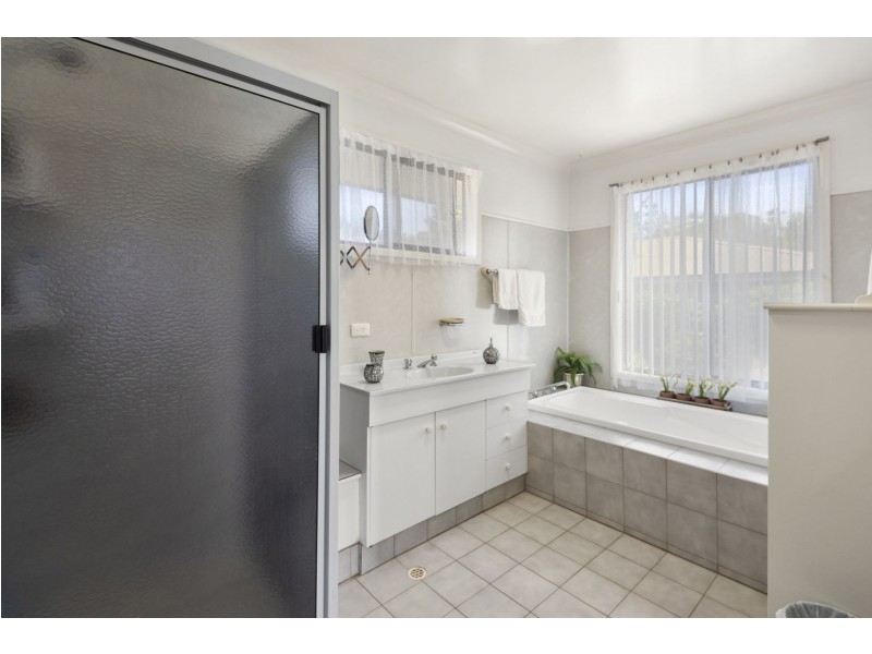 4 Shiraz Court, Wilsonton Heights QLD 4350