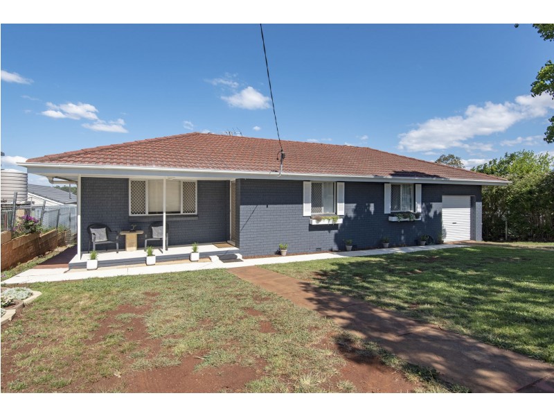 246 West Street, Kearneys Spring QLD 4350