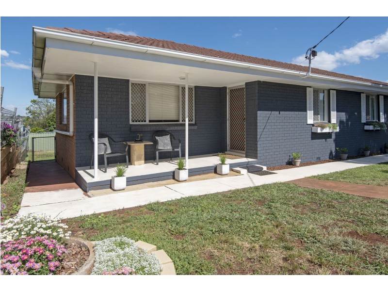 246 West Street, Kearneys Spring QLD 4350