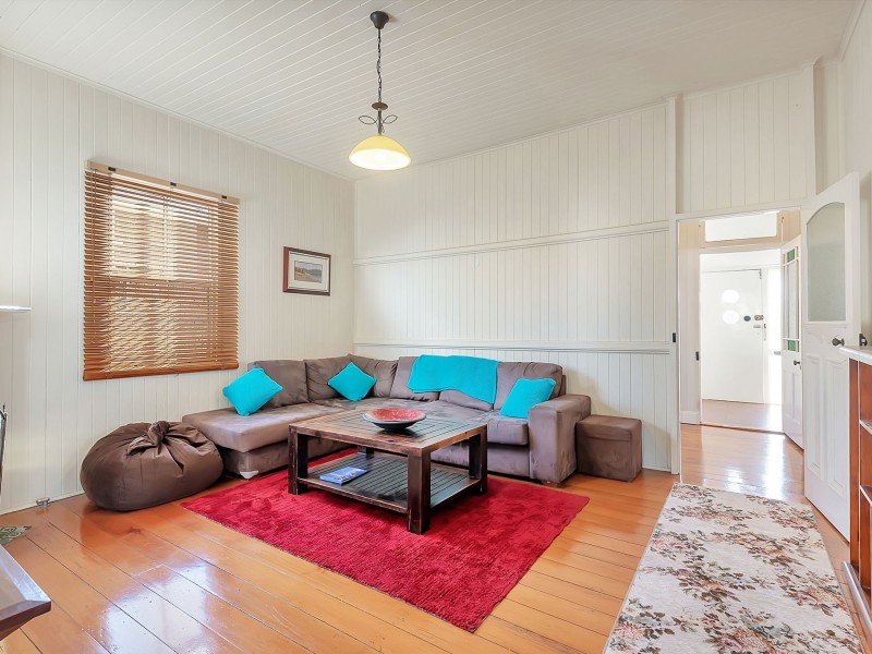 4 Peardon Street, South Toowoomba QLD 4350