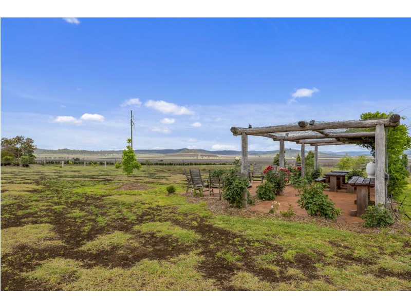 39 Budgee Road, Ascot QLD 4359