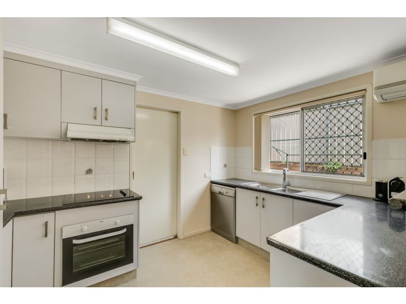 2/19A Gladstone Street, Newtown QLD 4350