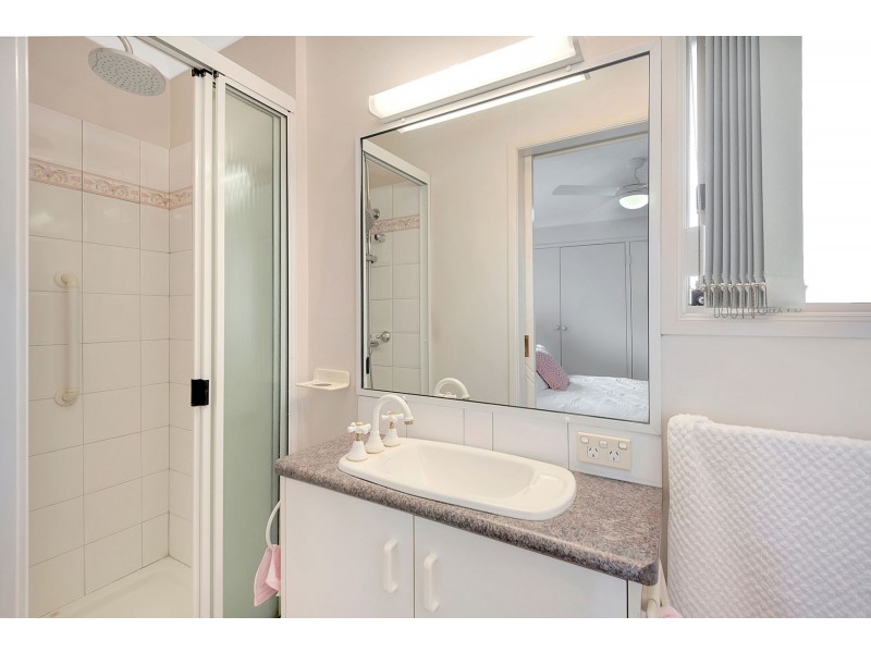 9 Bernborough Court, Glenvale QLD 4350