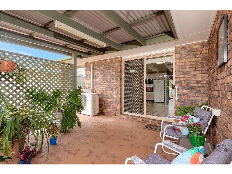 9 Bernborough Court, Glenvale QLD 4350