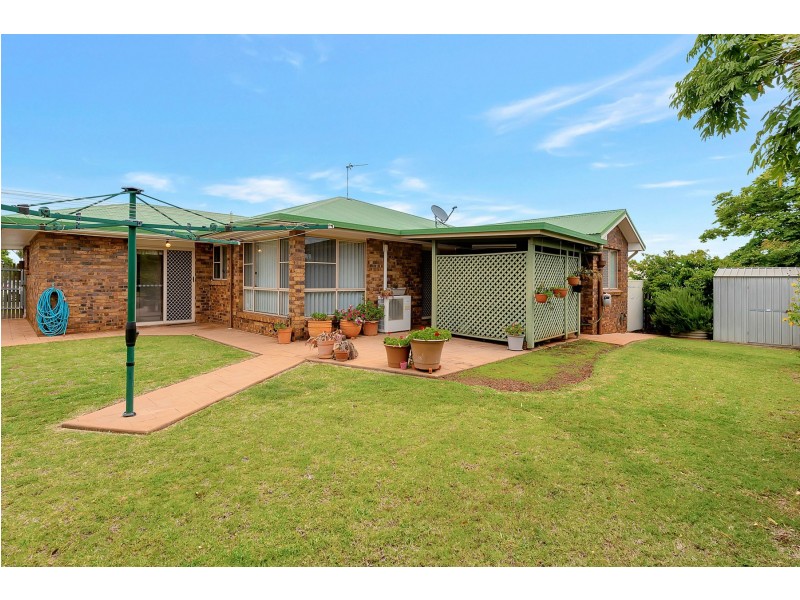 9 Bernborough Court, Glenvale QLD 4350